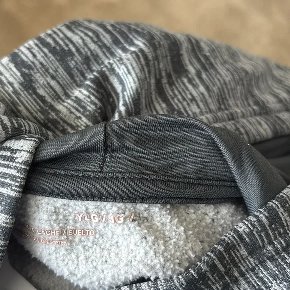 Boys Under Armour Hooded Sweatshirt. Size L - Picture 5 of 5